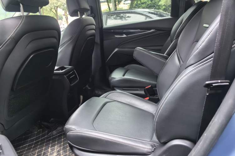 Used SAIC MAXUS G50 2023 PLUS 1.5T Happiness-Recommended Automatic Escort Edition Left Rear Seat