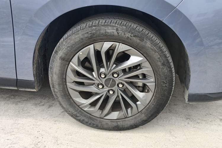 Used SAIC MAXUS G50 2023 PLUS 1.5T Automatic Cruise Version Right Front Wheel Hub