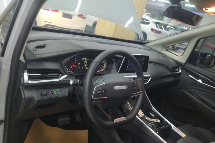 Used SAIC MAXUS G50 2023 PLUS 1.5T Automatic Custom Entry-Level Model Center Console