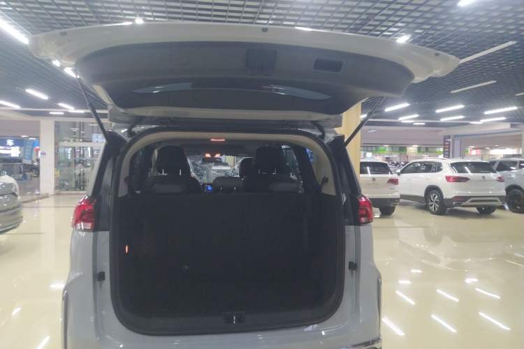 Used SAIC MAXUS G50 2023 PLUS 1.5T Automatic Custom Entry-Level Model Trunk