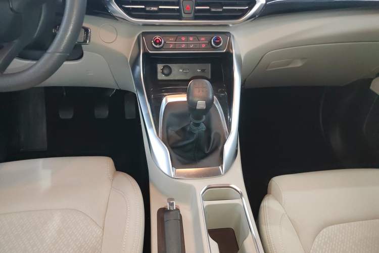 Used SAIC MAXUS G50 2023 1.5T Manual Comfort A Gear Lever