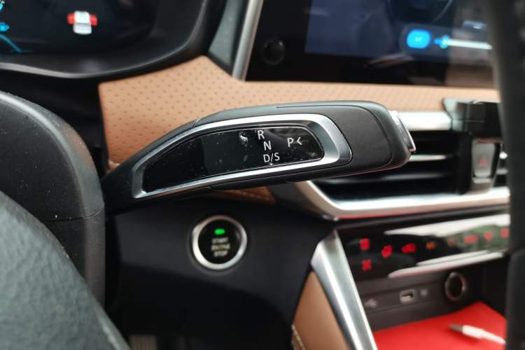 Used SAIC MAXUS G50 2023 PLUS 1.5T Happiness-Recommended Automatic Escort Edition Gear Lever