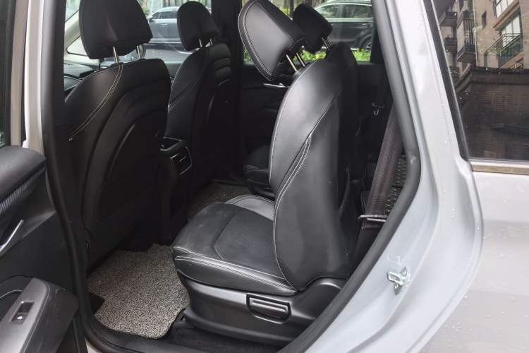 Used SAIC MAXUS G50 2023 PLUS 1.5T Automatic Custom Entry-Level Model Left Rear Seat