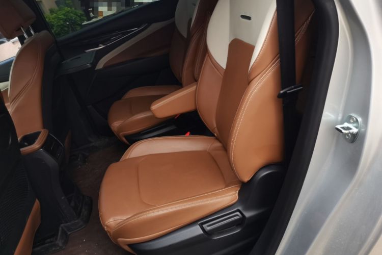 Used SAIC MAXUS G50 2023 PLUS 1.5T Happiness-Recommended Automatic Escort Edition Left Rear Seat