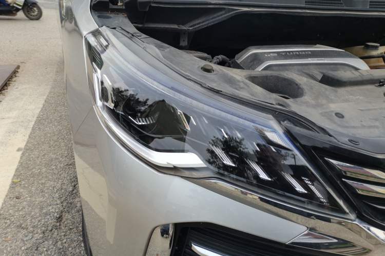 Used SAIC MAXUS G50 2023 PLUS 1.5T Happiness-Recommended Automatic Escort Edition Right Front Headlight