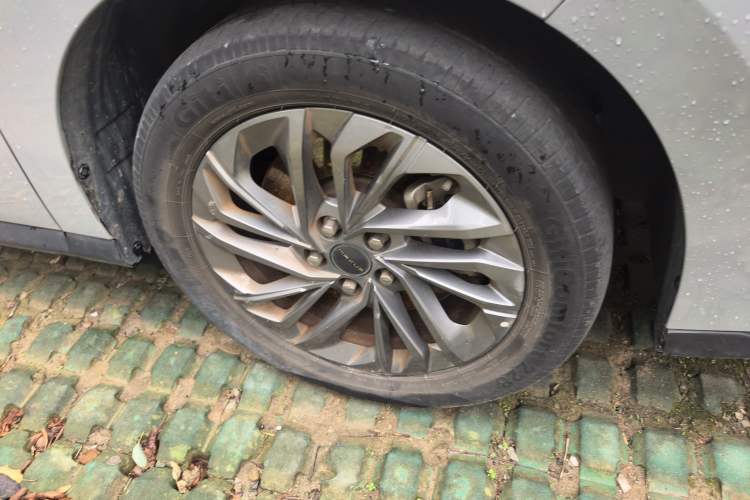 Used SAIC MAXUS G50 2023 PLUS 1.5T Automatic Custom Entry-Level Model Right Front Wheel Hub