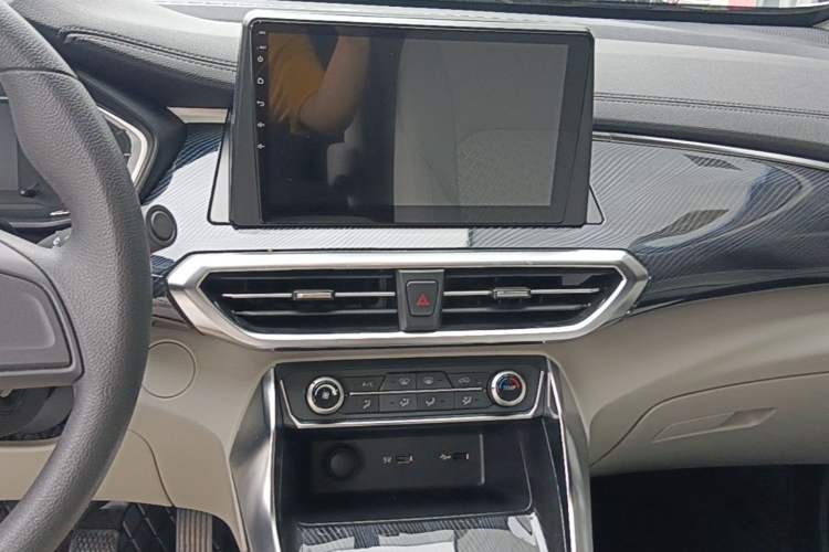Used SAIC MAXUS G50 2023 1.5T Manual Comfort A Audio And AC Panel