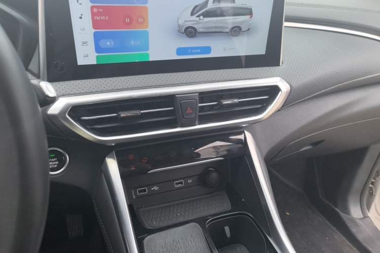 Used SAIC MAXUS G50 2023 PLUS 1.5T Happiness-Recommended Automatic Cruise Version Audio And AC Panel