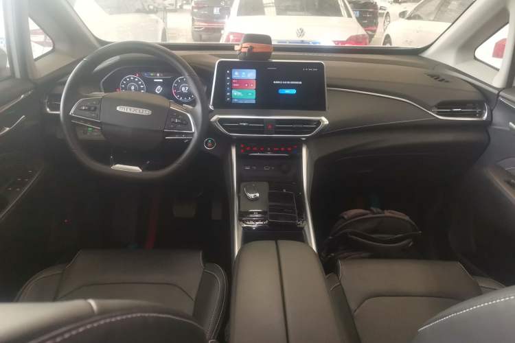 Used SAIC MAXUS G50 2023 PLUS 1.5T Automatic Escort Edition Center Console