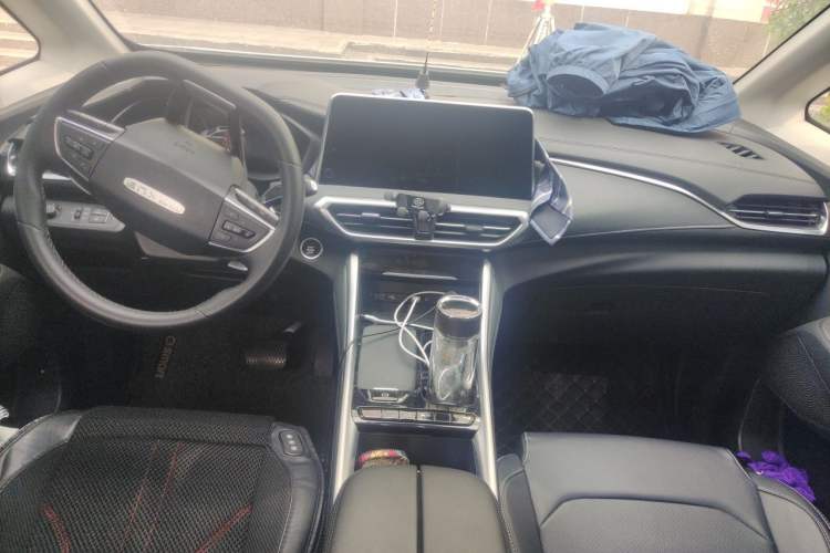 Used SAIC MAXUS G50 2023 PLUS 1.5T Happiness-Recommended Automatic Start Edition Center Console