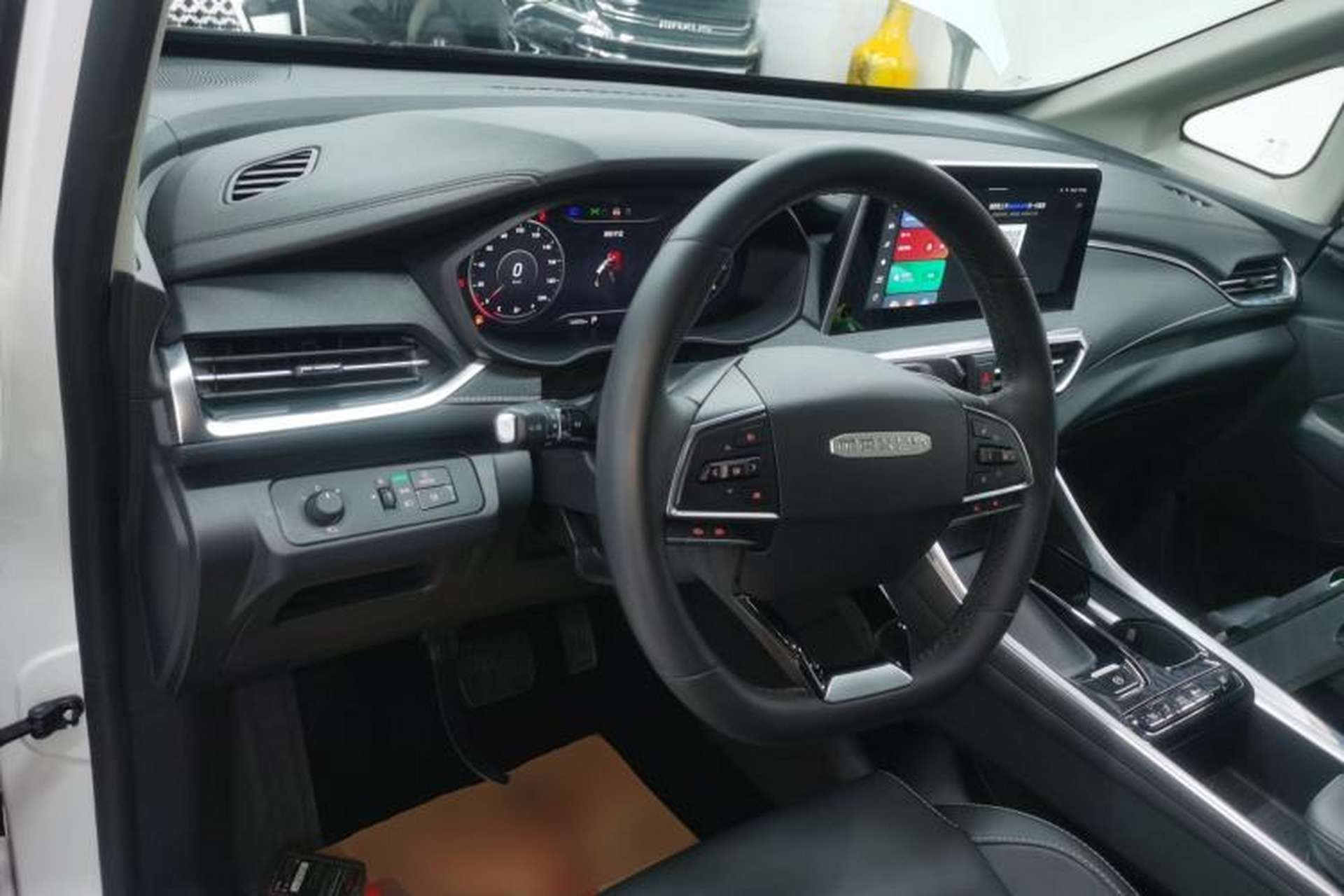 Used SAIC MAXUS G50 2023 PLUS 1.5T Happiness-Recommended Automatic Escort Edition Center Console