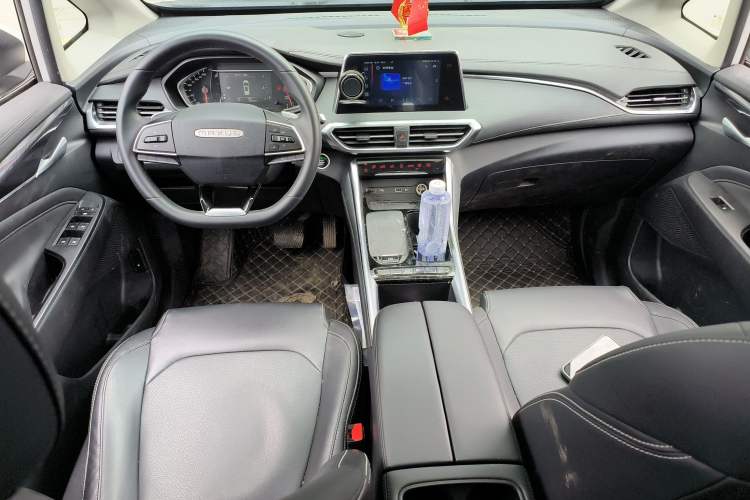 Used SAIC MAXUS G50 2023 PLUS 1.5T Happiness-Recommended Automatic Start Edition Center Console