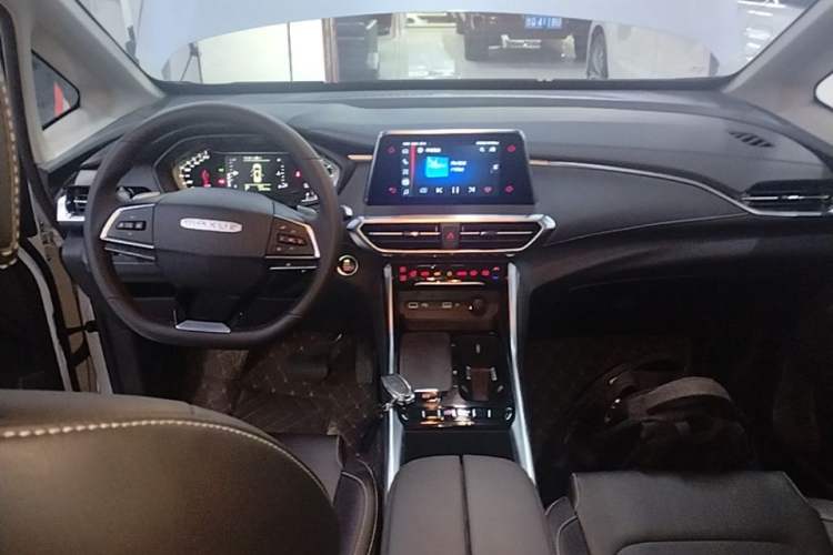 Used SAIC MAXUS G50 2023 PLUS 1.5T Happiness-Recommended Automatic Start Edition Center Console