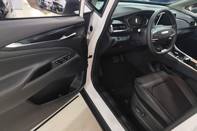 Used SAIC MAXUS G50 2023 PLUS 1.5T Happiness-Recommended Automatic Start Edition Driver Seat