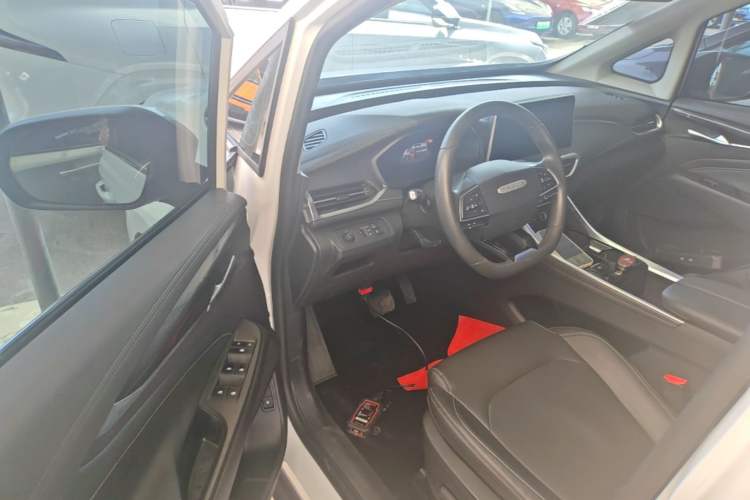 Used SAIC MAXUS G50 2023 PLUS 1.5T Automatic Navigation Version Driver Seat