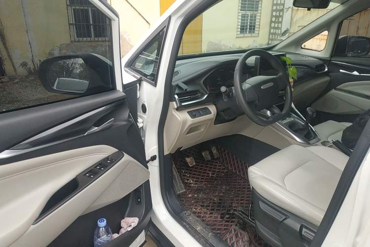 Used SAIC MAXUS G50 2023 1.5T Manual Comfort A Driver Seat