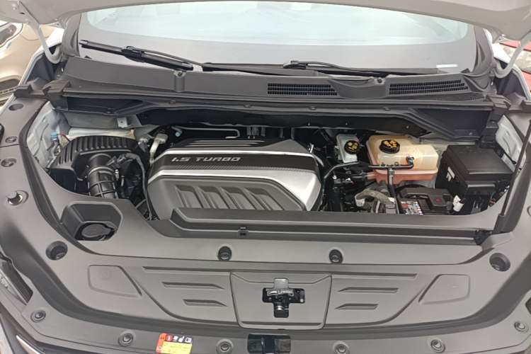 Used SAIC MAXUS G50 2023 1.5T Manual Comfort A Engine Bay