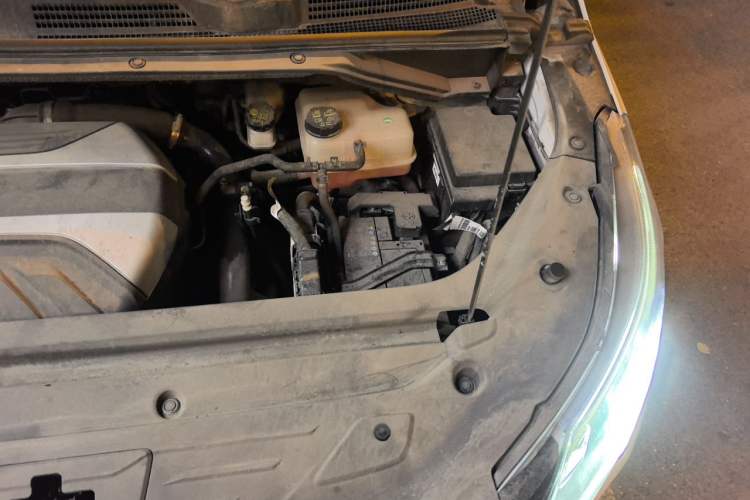 Used SAIC MAXUS G50 2023 PLUS 1.5T Happiness-Recommended Automatic Start Edition Engine Bay Left