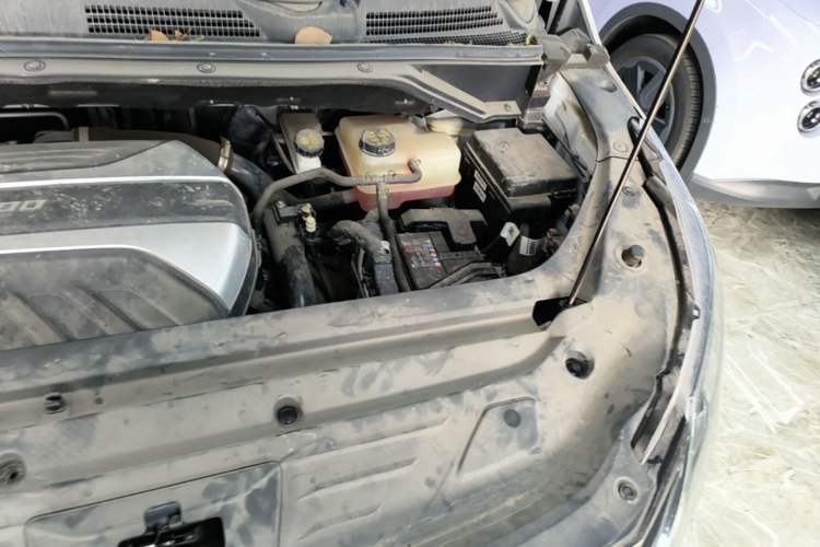 Used SAIC MAXUS G50 2023 PLUS 1.5T Happiness-Recommended Automatic Start Edition Engine Bay Left