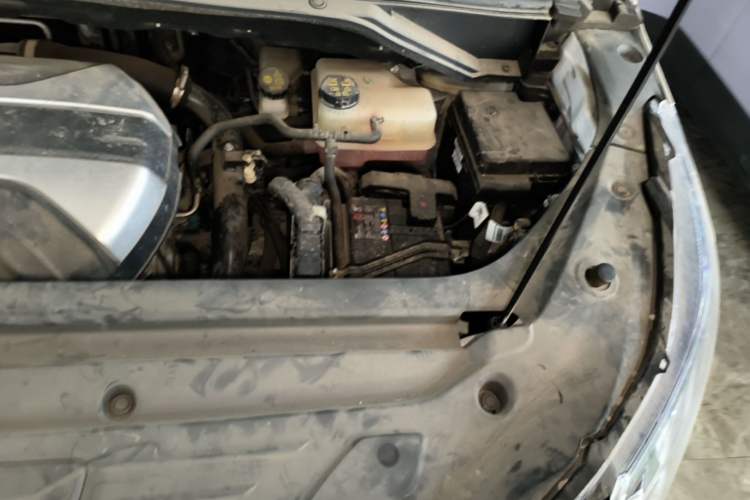 Used SAIC MAXUS G50 2023 PLUS 1.5T Happiness-Recommended Automatic Start Edition Engine Bay Left