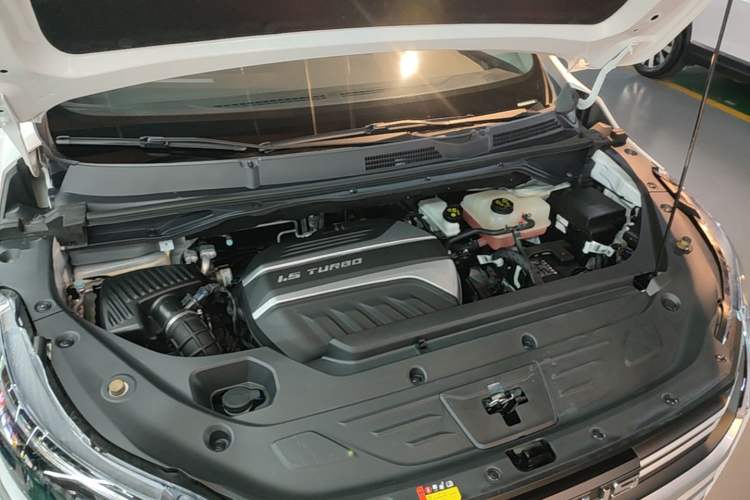 Used SAIC MAXUS G50 2023 1.5T Manual Comfort A Engine Bay