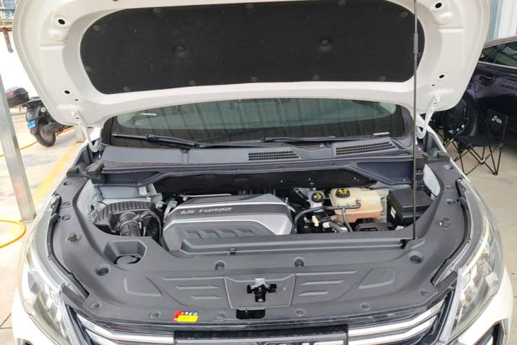 Used SAIC MAXUS G50 2023 PLUS 1.5T Happiness-Recommended Automatic Start Edition Engine Bay