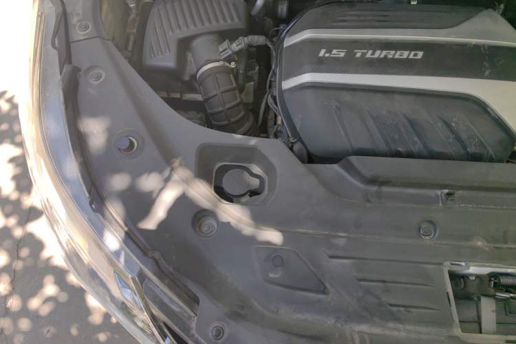 Used SAIC MAXUS G50 2023 PLUS 1.5T Happiness-Recommended Automatic Start Edition Engine Bay Right