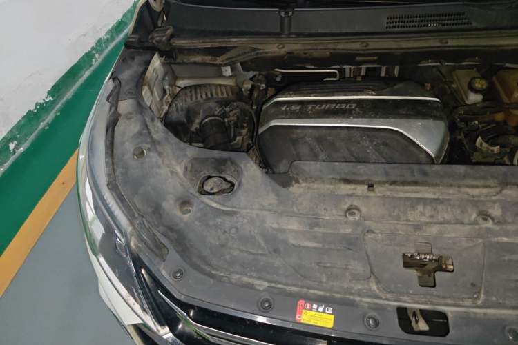 Used SAIC MAXUS G50 2023 1.5T Manual Comfort B Trim Engine Bay Right