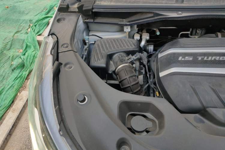 Used SAIC MAXUS G50 2023 PLUS 1.5T Happiness-Recommended Automatic Start Edition Engine Bay Right