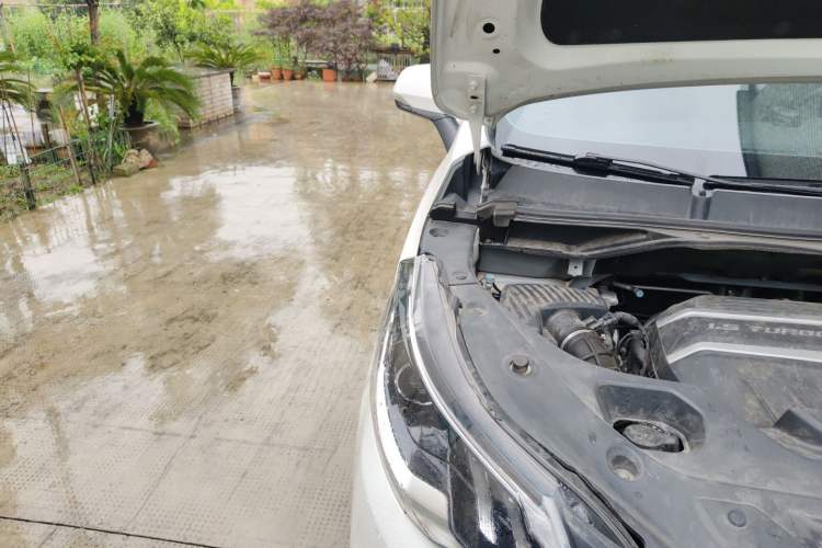 Used SAIC MAXUS G50 2023 1.5T Manual Comfort A Engine Bay Right