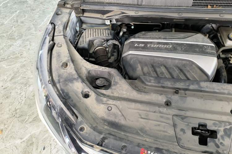 Used SAIC MAXUS G50 2023 PLUS 1.5T Happiness-Recommended Automatic Start Edition Engine Bay Right