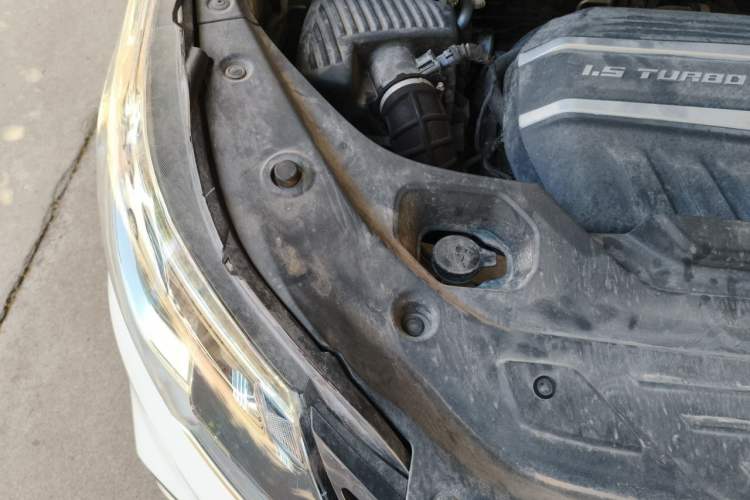 Used SAIC MAXUS G50 2023 1.5T Manual Comfort A Engine Bay Right