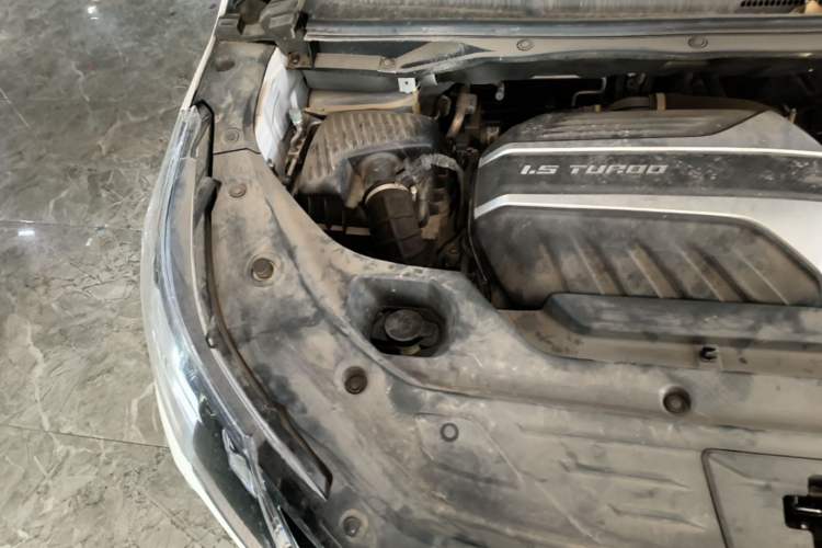 Used SAIC MAXUS G50 2023 PLUS 1.5T Happiness-Recommended Automatic Start Edition Engine Bay Right