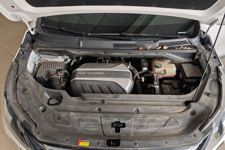 Used SAIC MAXUS G50 2023 PLUS 1.5T Automatic Cruise Version Engine Bay