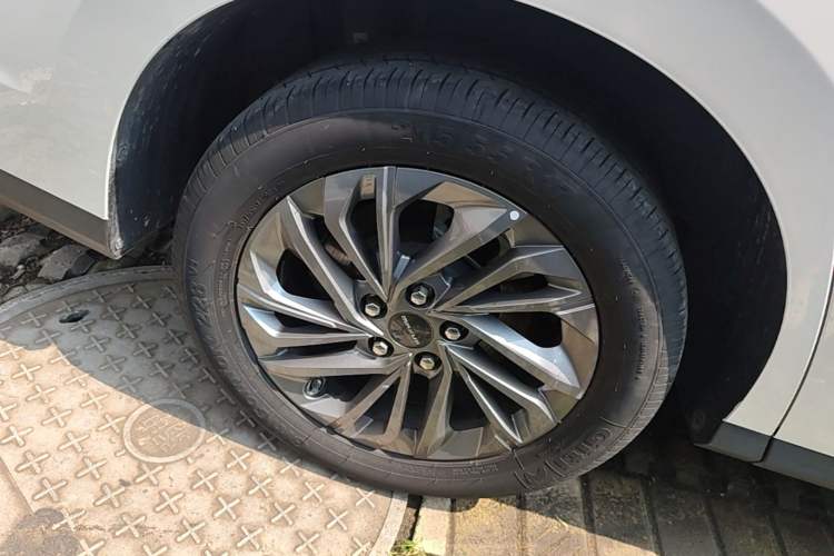 Used SAIC MAXUS G50 2023 PLUS 1.5T Happiness-Recommended Automatic Escort Edition Exterior 5