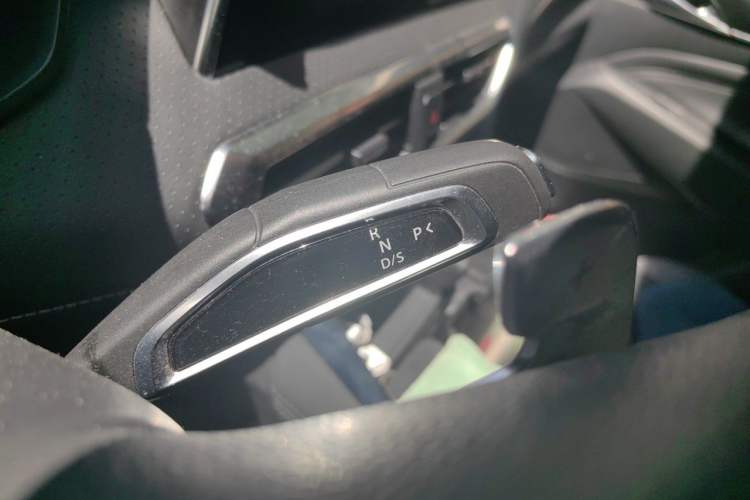 Used SAIC MAXUS G50 2023 PLUS 1.5T Happiness-Recommended Automatic Start Edition Gear Lever