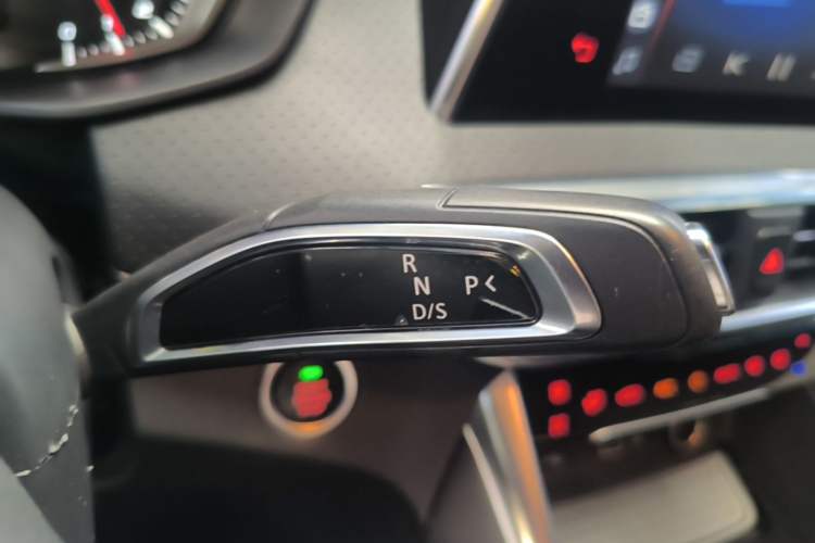 Used SAIC MAXUS G50 2023 PLUS 1.5T Happiness-Recommended Automatic Start Edition Gear Lever