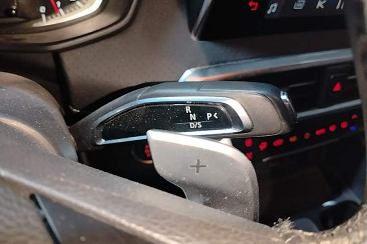 Used SAIC MAXUS G50 2023 PLUS 1.5T Happiness-Recommended Automatic Start Edition Gear Lever