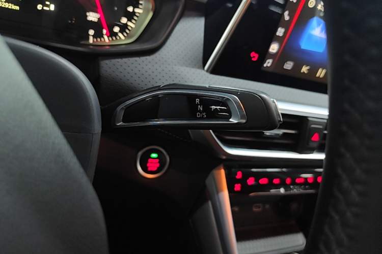 Used SAIC MAXUS G50 2023 PLUS 1.5T Happiness-Recommended Automatic Start Edition Gear Lever