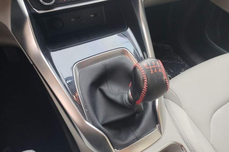 Used SAIC MAXUS G50 2023 1.5T Manual Comfort A Gear Lever