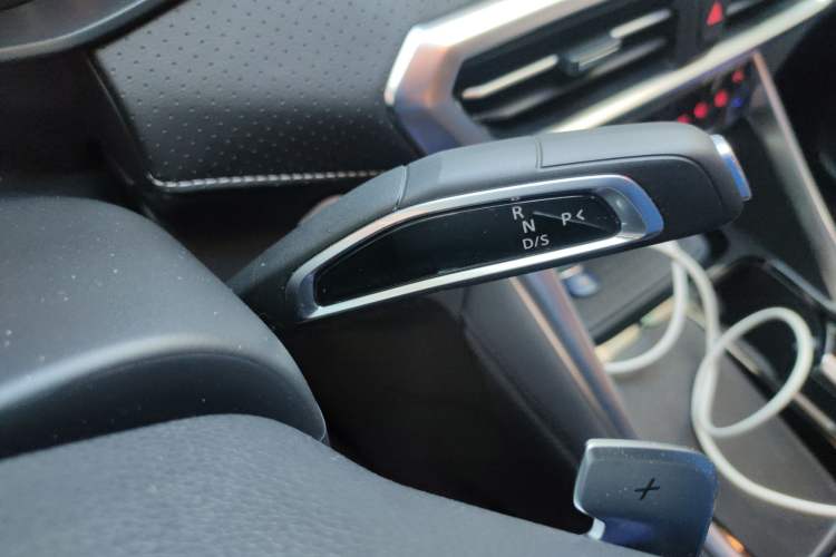 Used SAIC MAXUS G50 2023 PLUS 1.5T Happiness-Recommended Automatic Start Edition Gear Lever