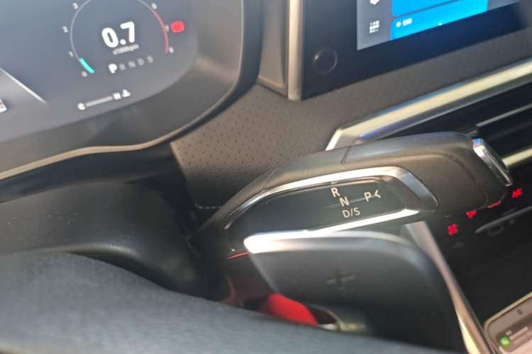 Used SAIC MAXUS G50 2023 PLUS 1.5T Automatic Navigation Version Gear Lever