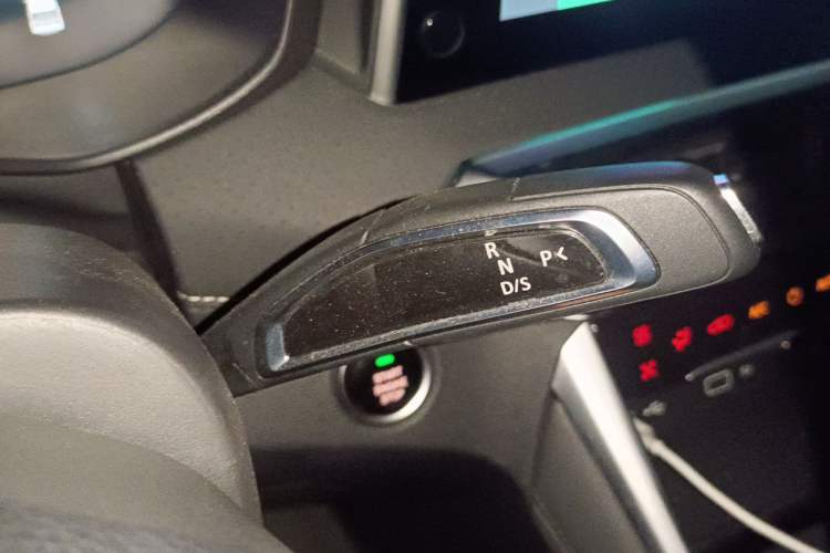 Used SAIC MAXUS G50 2023 PLUS 1.5T Automatic Cruise Version Gear Lever