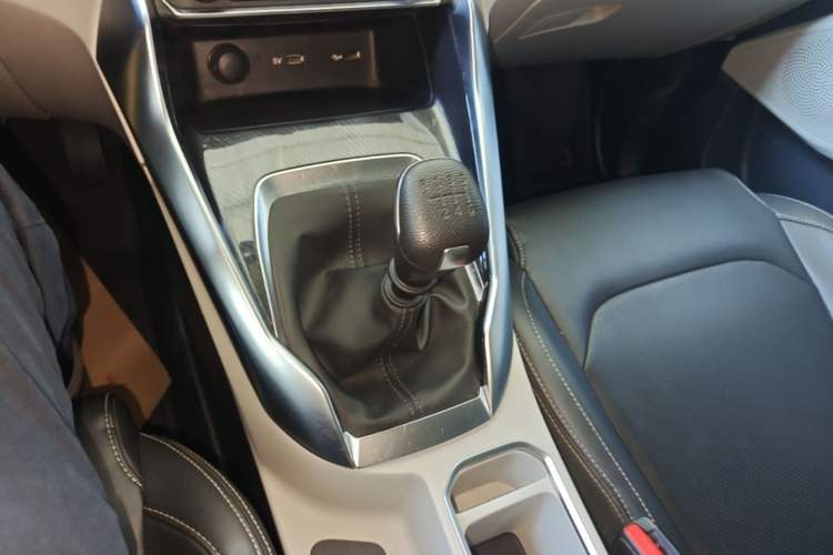 Used SAIC MAXUS G50 2023 1.5T Manual Comfort A Gear Lever
