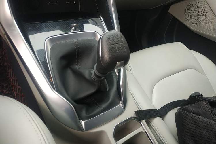 Used SAIC MAXUS G50 2023 1.5T Manual Comfort A Gear Lever