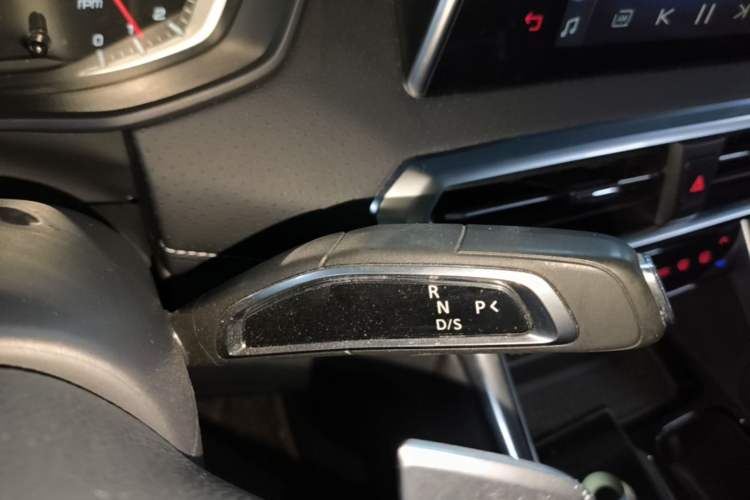 Used SAIC MAXUS G50 2023 PLUS 1.5T Happiness-Recommended Automatic Start Edition Gear Lever