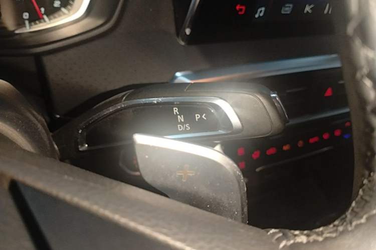 Used SAIC MAXUS G50 2023 PLUS 1.5T Happiness-Recommended Automatic Start Edition Gear Lever