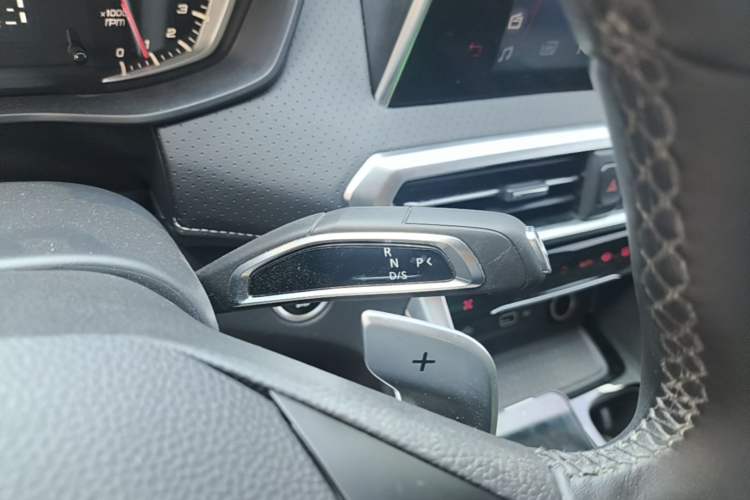Used SAIC MAXUS G50 2023 PLUS 1.5T Happiness-Recommended Automatic Start Edition Gear Lever