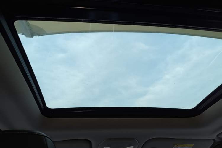 Used SAIC MAXUS G50 2023 PLUS 1.5T Automatic Cruise Version Headliner