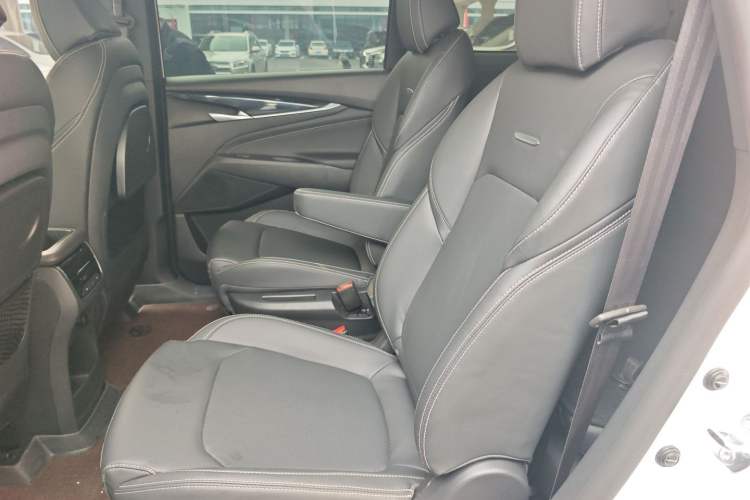 Used SAIC MAXUS G50 2023 PLUS 1.5T Happiness-Recommended Automatic Escort Edition Interior 1